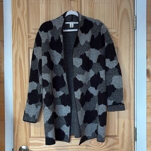 Cozy Open Front Cardigan - Black Grey Camo Design